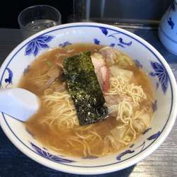 わんたんめん900円