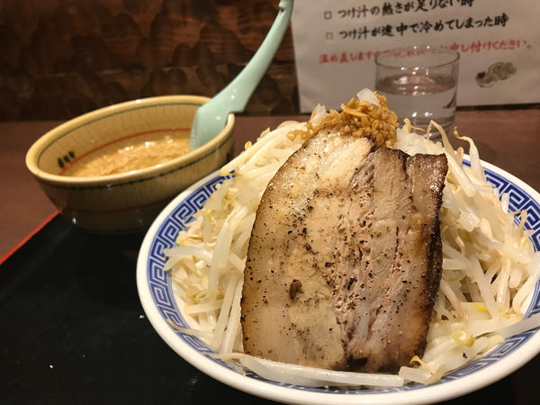 「野菜背脂づけ麺850円　中盛50円」@麺屋こうじの写真