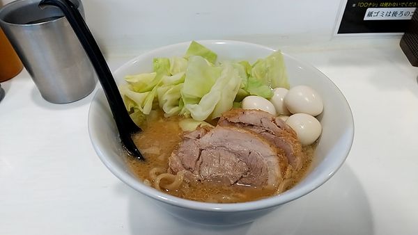 「ミニラーメン（７５０円）＋うずら５個（１３０円）」@ハイパーファットンの写真