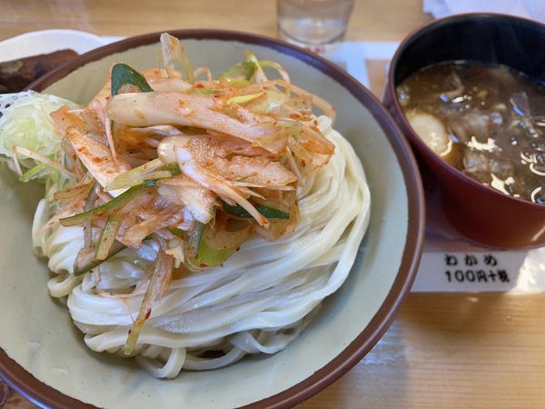 「辛ねぎ肉汁あぶらみそ玉うどん（並）」@四方吉うどん 吉見本店の写真