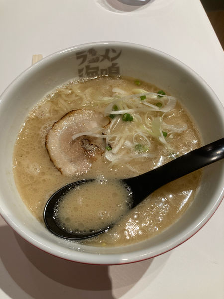 「豚骨魚介」@ラーメン海鳴 JRゲートタワー店の写真