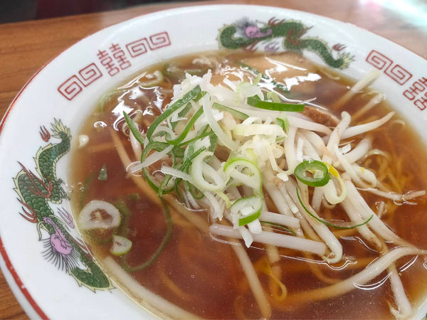 「醤油ラーメン」@台湾料理 味味 本店の写真