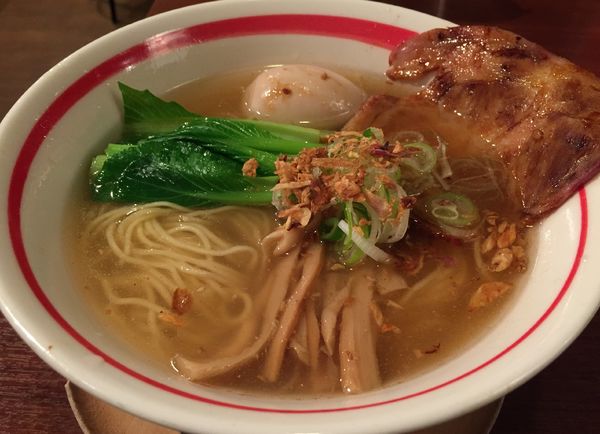 「空海味玉そば　８３０円」@餃子 麺 空海 浜松町店の写真