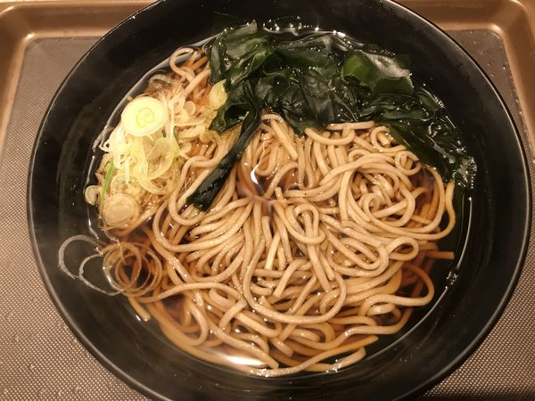 「（期間＋店舗限定）燻かけそば　４２０円　※」@名代 富士そば 北千住東口店の写真