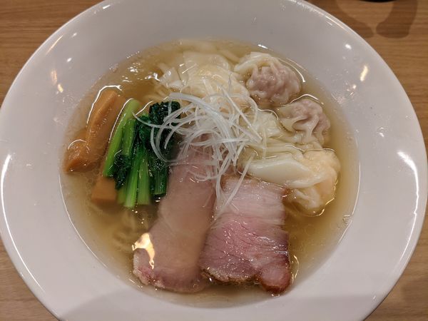 「白醤油＋雲呑2種」@支那蕎麦 澤田の写真