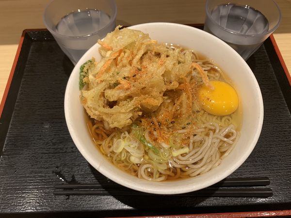 「かき揚げ天玉そば 520円」@いろり庵きらく 南浦和店の写真