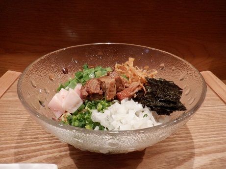 「三元豚角煮まぜそば」@麺処 に志のの写真