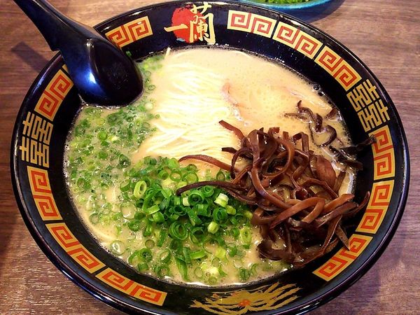 「ラーメン+替玉+きくらげ+追加ねぎ」@一蘭 平塚店の写真