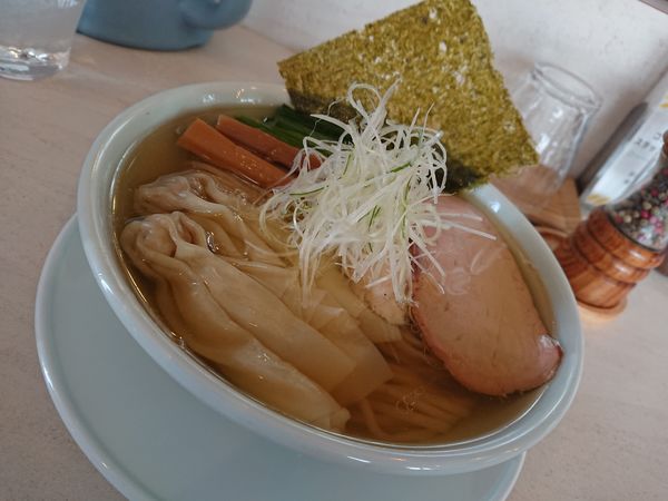 「塩煮干しワンタン麺 930円」@青森中華そば オールウェイズの写真