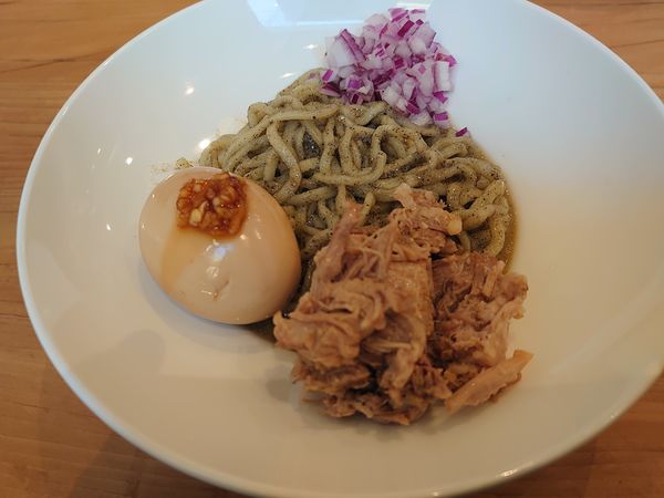 「肉にぼにぼちーの 特製青森にんにく醤油漬け味玉」@煮干し Noodles Nibo Nibo Cinoの写真