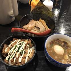 豚骨魚介つけ麺