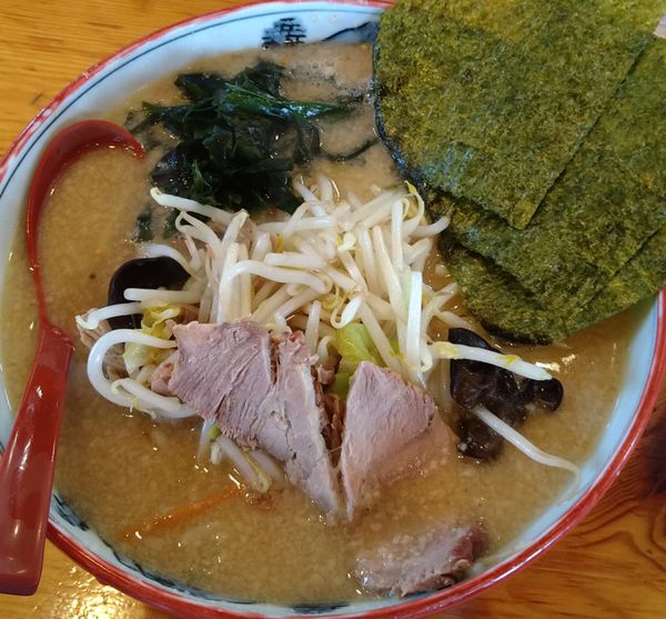 「みそラーメン中盛＋野菜」@椿 ラーメンショップ 木立店の写真