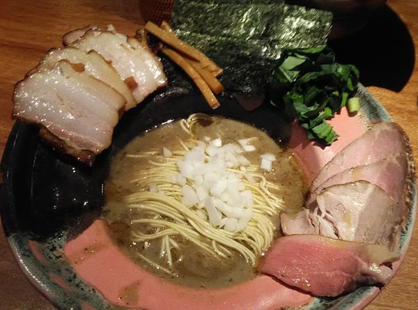 「ニボリッチ　+　豚バラチャーシュー」@拉麺 成の写真