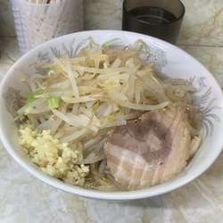 らーめん 麺少なめ 野菜増し