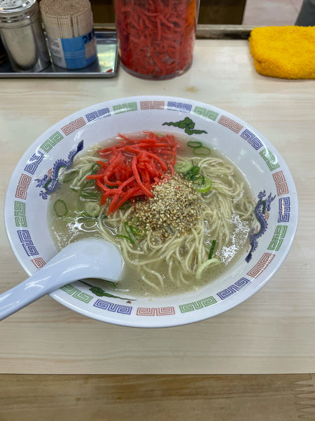 「博多ラーメン＋替玉」@はかたや 春日店の写真