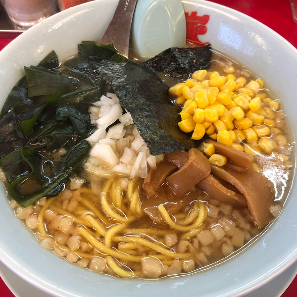「プレミアム醤油とんこつラーメン　890円　コーン」@ラーメン山岡家 大泉店の写真