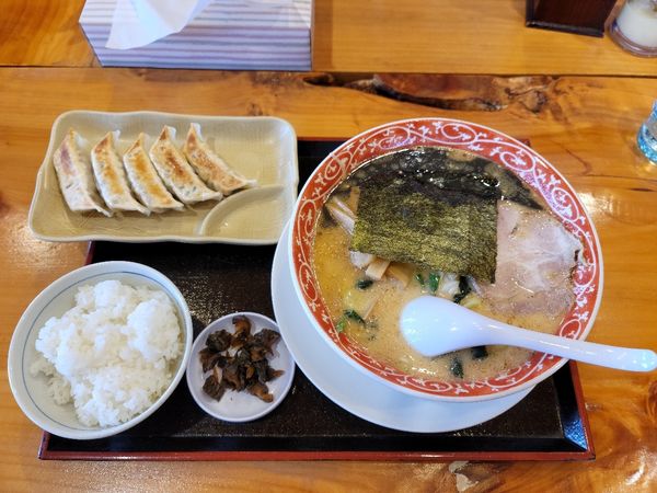 「黒みそラーメン 餃子セット」@ラーメン ねぎっこ 下川俣店の写真