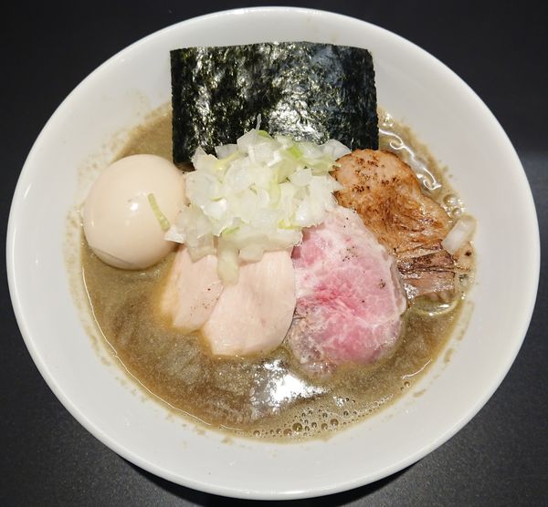 「淡麗中華ソバ(醤油)＋味玉」@煮干乱舞の写真