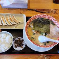 黒みそラーメン 餃子セット