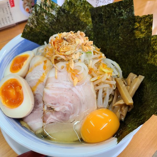 「裏　醤油まぜそば」@中華そば 半ざわの写真