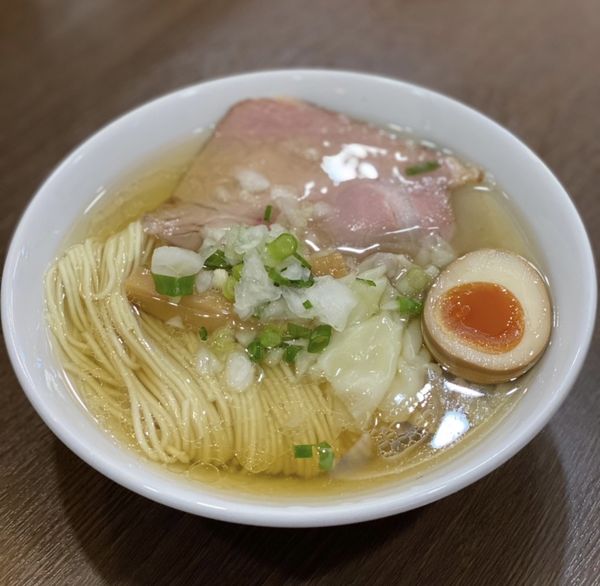 「ワンタン塩そば」@中華そばイデタの写真
