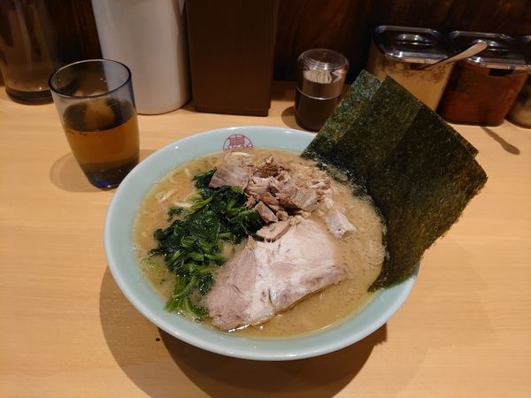 「ラーメン+チャーシューぶつ」@家系ラーメン 貫徹家の写真