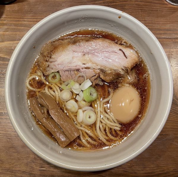 「箕面ビール おさるIPA → 原点 ＋ 特選こだわり煮玉子」@人類みな麺類 東京本店の写真