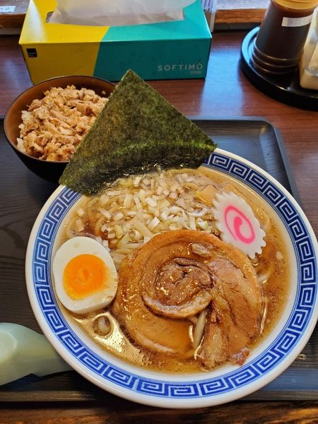 「中華そば　まぶし飯(背脂)」@山勝角ふじ 二十世紀が丘店の写真