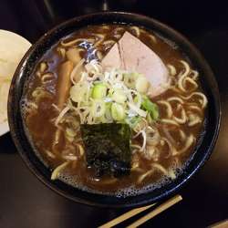 家系新味（カタメ）＋ごはん　880＋50円