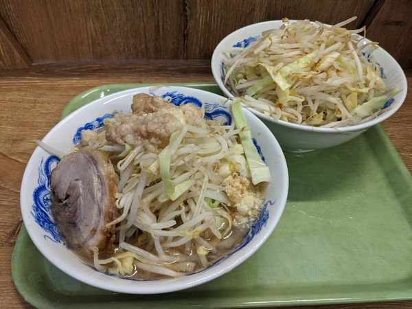 「ラーメン（ヤサイダブル、ニンニク、アブラ）680円」@ジャンクガレッジ 太田店の写真
