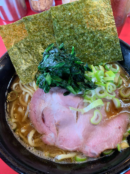 「とんこつ醤油ラーメン」@横浜ラーメン とんこつ家 鹿島店の写真