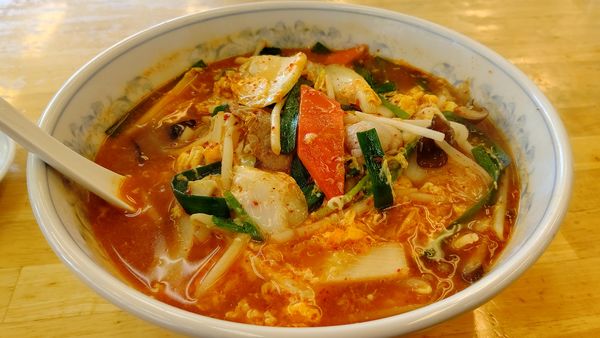 「旨辛菜麺と餃子８３０円」@ぎょうざの満洲 河辺北口店の写真