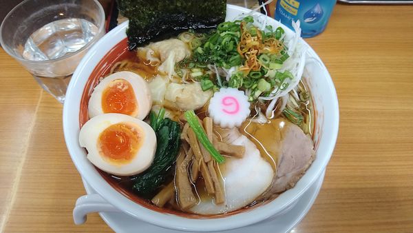 「ワンタンそば¥950+煮玉子¥100+ネギ共通カードて無料」@中華そば 半ざわの写真