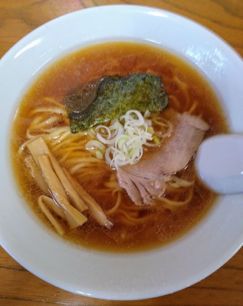 「中華そば 600円 (平打ち麺) 豚めし150円」@寺カフェ 中華そば水加美の写真