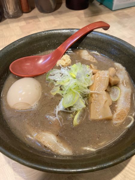 「煮干しらーめん味玉（並）」@にぼしらーめん88の写真