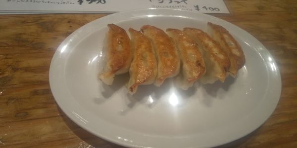 「餃子」@餃子酒場太陽ホエール 横浜駅前店の写真