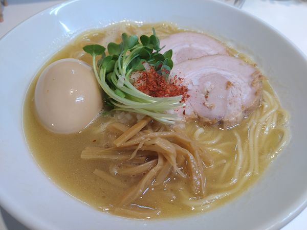 「new 白湯 海の幸とのハーモニー＋半熟玉子(¥850)」@らぁ麺 ひなたの写真