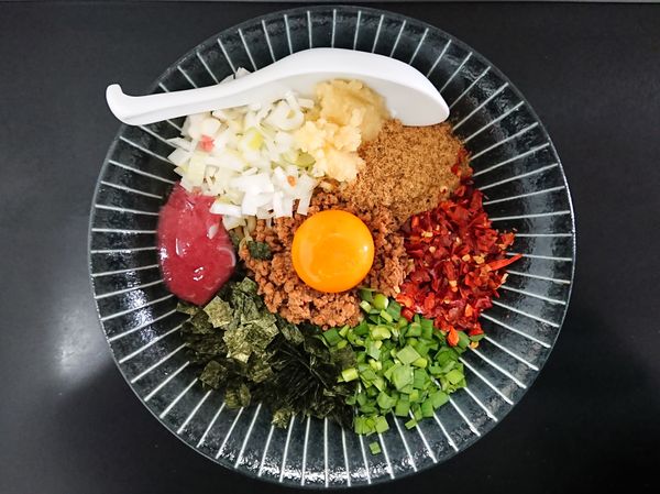 「【限定】桃・台湾まぜそば」@自家製麺SHINの写真