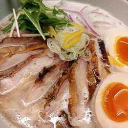 ゆず香る特製鶏白湯そば＆但馬鶏もも肉の炭火焼き