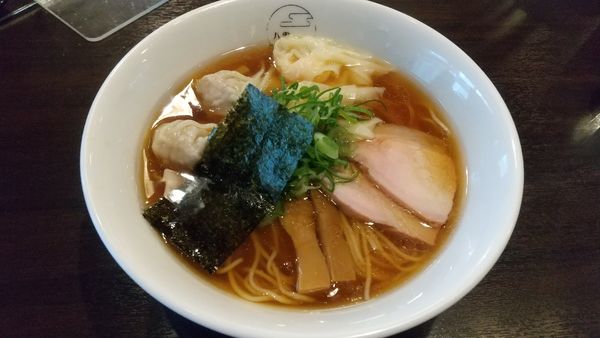 「特製ワンタン麺ハーフ黒だし1000円」@八雲の写真