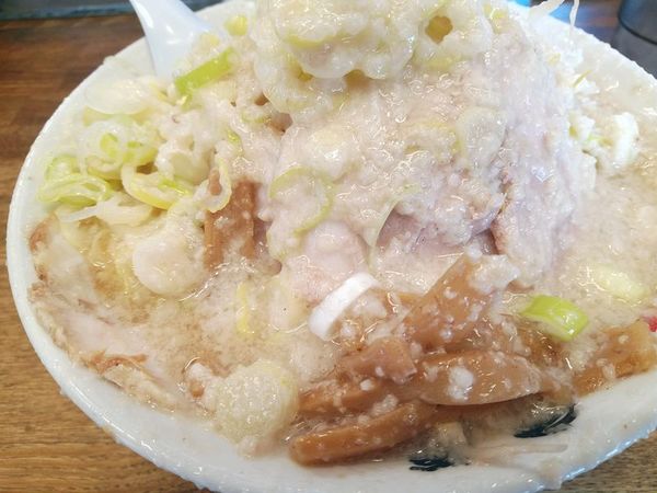 「らーめん（ギタ、薬味ネギ多め）＋チャーシュー1枚」@らーめん弁慶 門前仲町店の写真