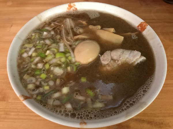 「鶏ニボ　890円」@路地製麺の写真