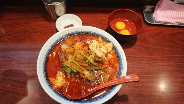 「辛スタミナ中華(３辛)＋生卵2個」@中華そば たた味の写真