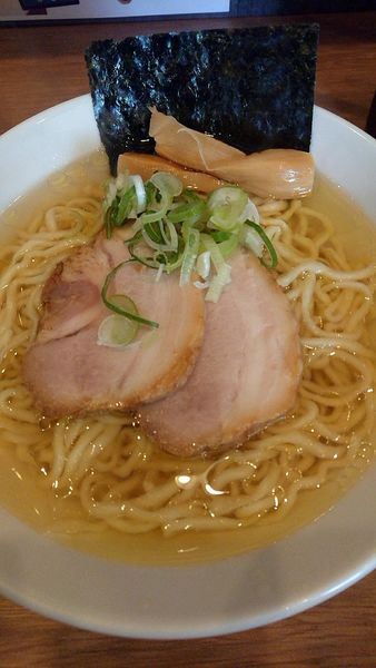 「【限定】北海道地鶏の手揉み拉麺(白醤油)1000円税込」@煮干拉麺 小烏丸 問屋町店の写真