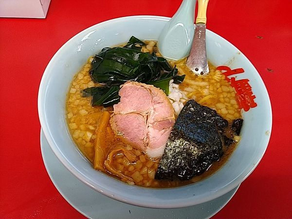 「プレミアム豚骨しょうゆラーメン　限定」@山岡家 川島店の写真