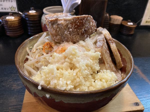 「まぜ郎【特盛・ニンニク多め】」@豚そば ぎんや 黒川本店の写真
