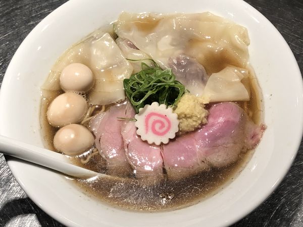 「夜鳴きトロ肉雲呑中華そば＋愛」@さんじの写真