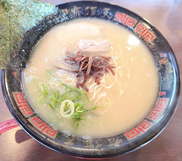 「豚骨塩ラーメン」@濃厚とんこつラーメン 有頂天 小牧店の写真