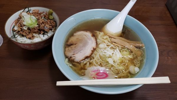 「ラーメンとチャーシュー丼」@手打ラーメン 蔵八の写真