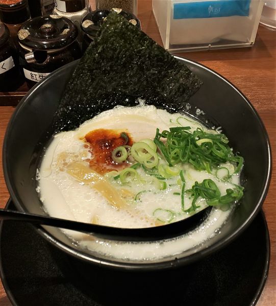 「とんこつらぁ麺」@だるまのめ 秋葉原店の写真